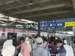 KRL Menjadi Pilihan Utama Warga untuk Berkunjung ke Tempat Wisata selama Libur Lebaran